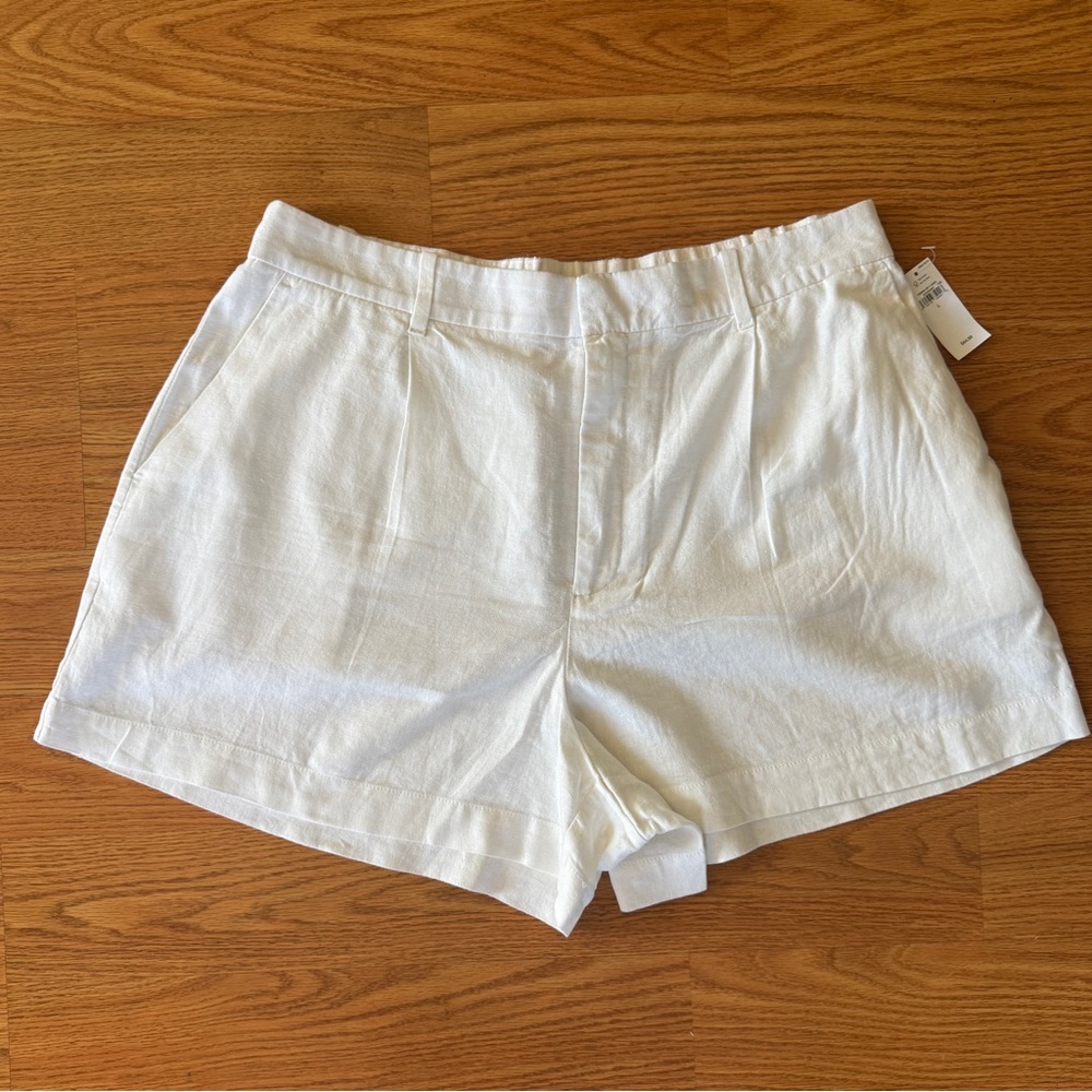 Women’s Gap White Linen Shorts